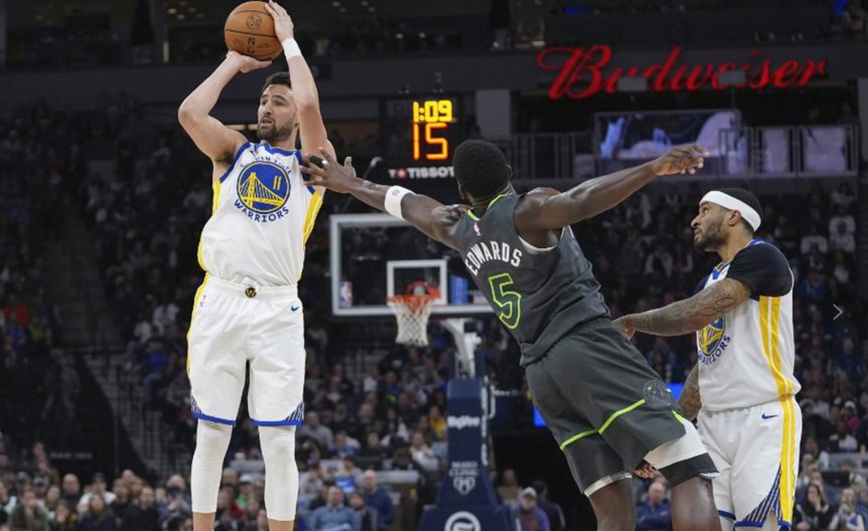 包含英超窗口期再迎强敌，明尼苏达森林狼防线松动，主帅态度——更衣室稳定，赛季目标并未改变的词条