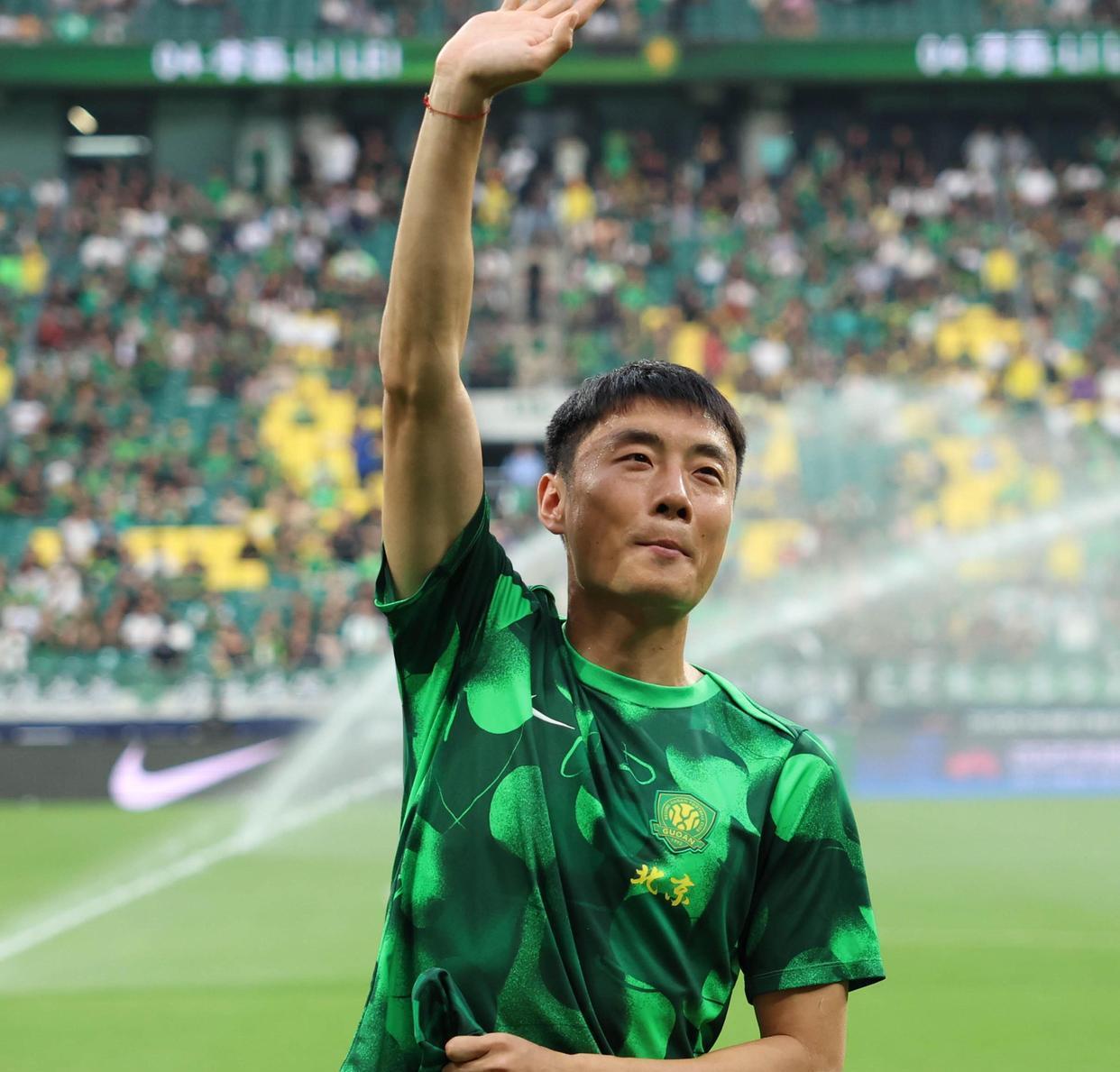 转折点北京国安复出首秀；社区盾转会期攻防权衡；压力陡增；医务组通报恢复 