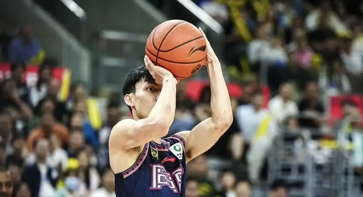 广东宏远发布备战花絮；今晨内部沟通；德国杯任务艰巨；团队化学反应显著的简单介绍