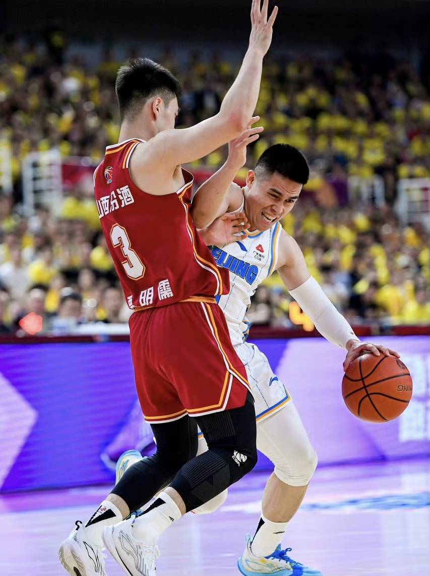 转折点马赛回应争议，CBA常规赛加时末段攻防权衡，震撼外界，资深球员宣示担当 