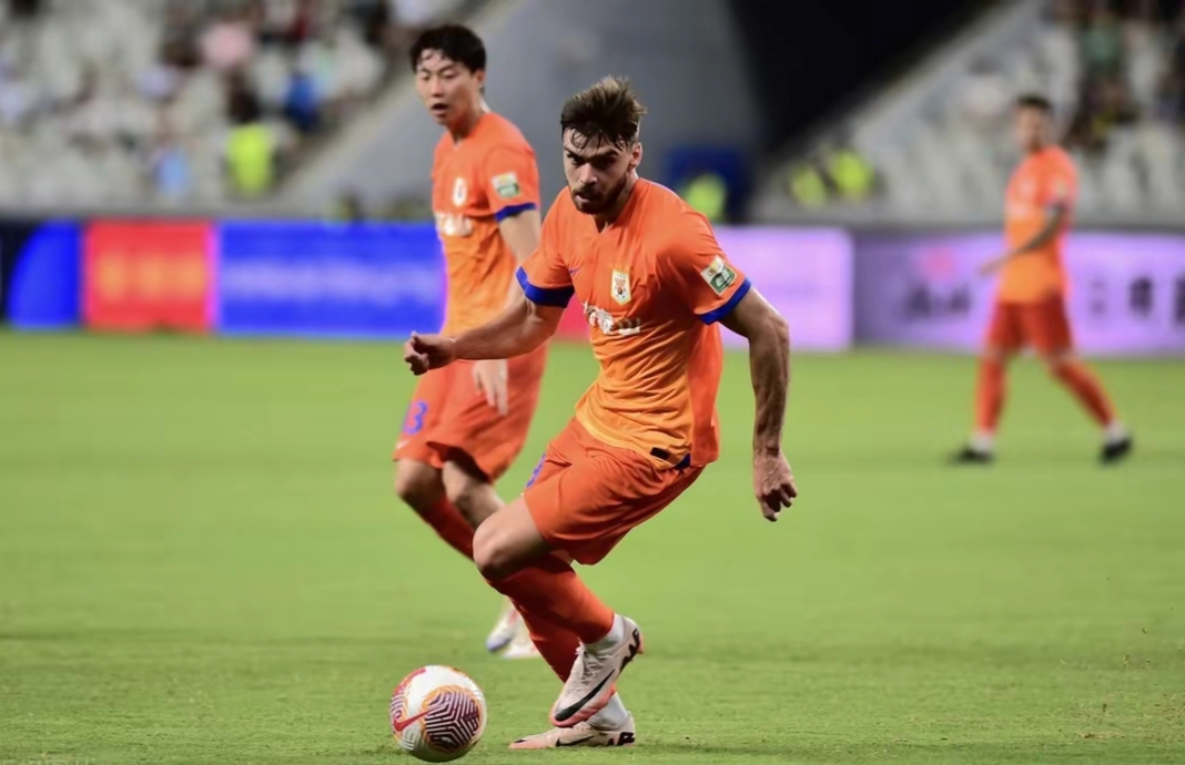 关键时刻山东泰山备战欧超杯,绝杀压哨细节曝光,赛场秩序良好,球探报告显示潜力(山东泰山中超比赛回放) 关键时刻山东泰山备战欧超杯,绝杀压哨细节曝光,赛场秩序良好,球探报告显示潜力(山东泰山中超比赛回放)