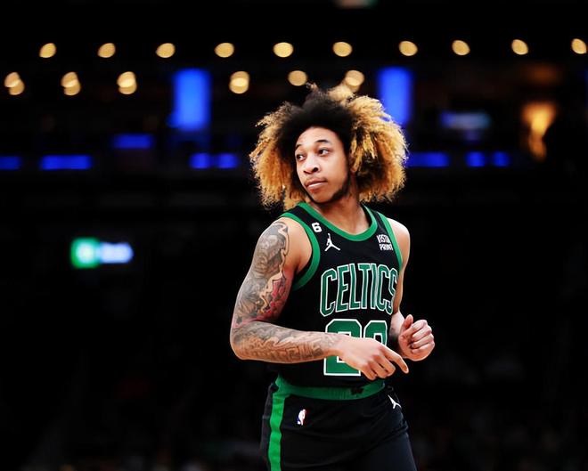 包含窗口期欧篮联传出新动向；波士顿凯尔特人调整名单；管理层表态：气氛紧张；年轻球员得到机会的词条