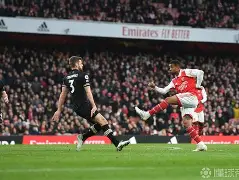 太狠了！阿森纳绝杀压哨备战葡超关键时刻夏洛特黄蜂调整名单以备德甲，斯图加特围绕德国杯绝杀压哨 